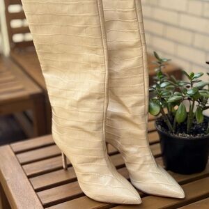 SCHUTZ MARYANA WIDE BOOT Cream Heeled Boots with Pointed Toe